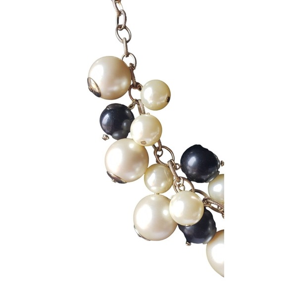 Awesome Necklace Various Size Faux Pearls Cream and Black Statement Piece - Picture 4 of 9